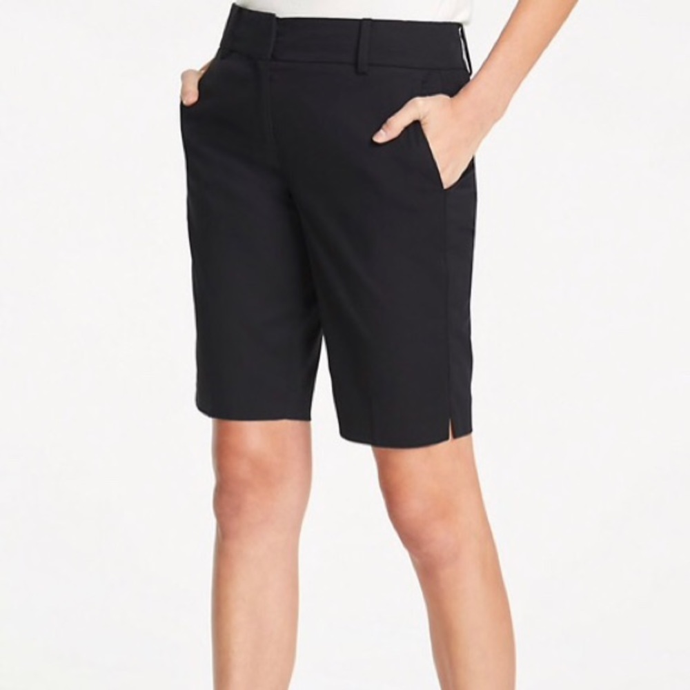 Ann Taylor Boardwalk Short Black Size 2